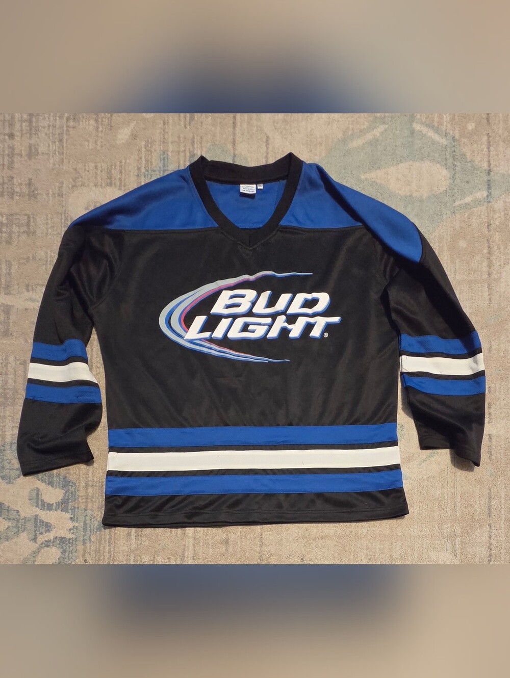 Bud Light Hockey Jersey. Size XL. Good Condition.